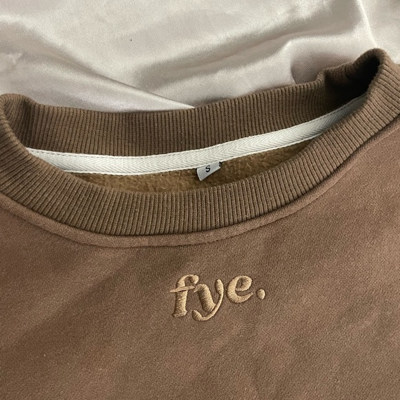 Track suit - Picture 2 of 5